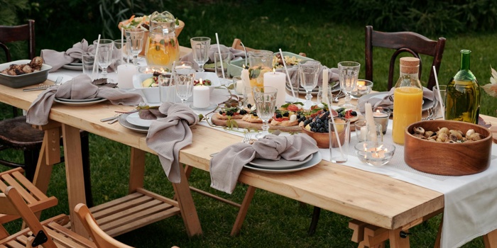 The Family Dinner Lifesaver: 16 Questions That Get Everyone Talking (Even Teenagers)