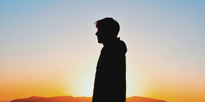 10 Prompts That Can Help You Reflect Without Overthinking Everything